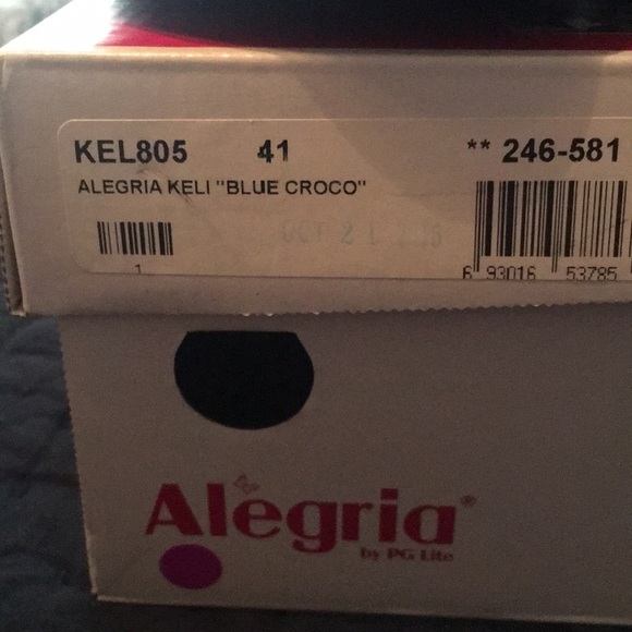 Alegria, blue crocodile, close back clogs. - Picture 8 of 8